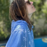 Poncho  plage adulte bleu à motif femme