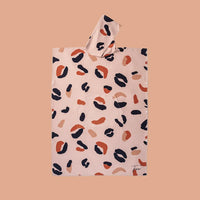 Poncho adulte beige léopard – microfibre anti-sable