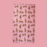 Serviette plage rose léopard Alexie – Microfibre gaufrée antisable