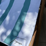 Serviette rayée verte et blanche 